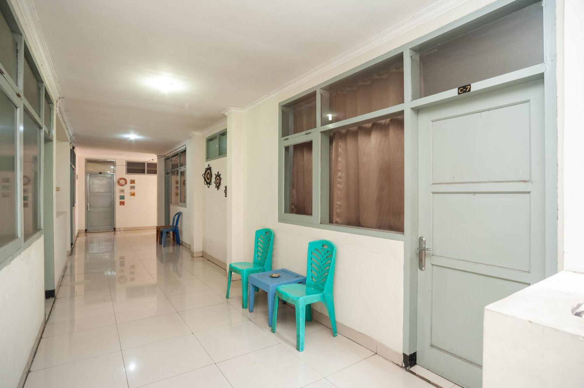 Reddoorz Plus Near Rs Pmi Богор Экстерьер фото